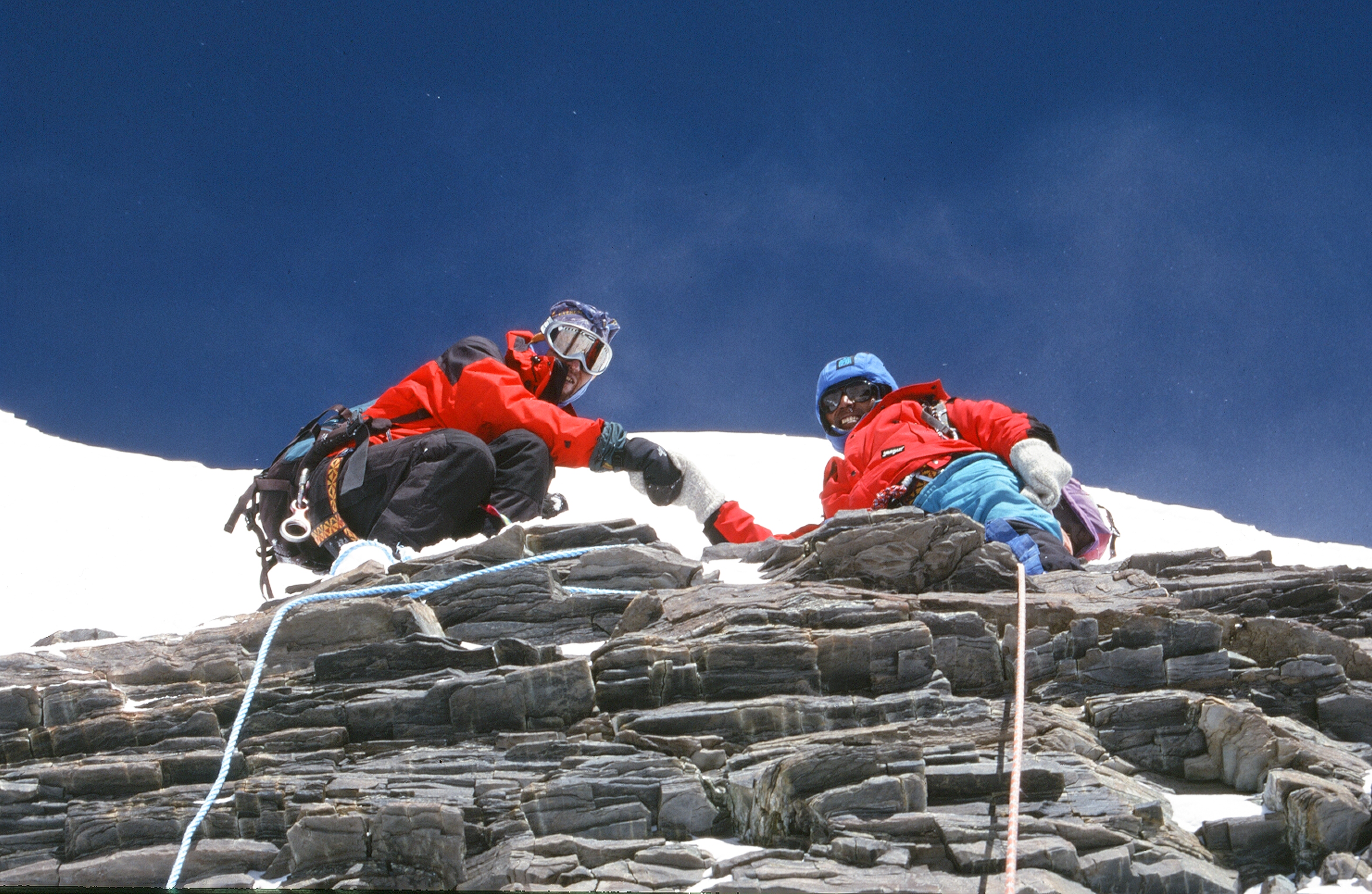 Šimon a Lhakpa Dorjee Sherpa na vrcholuu Lhotse_1999